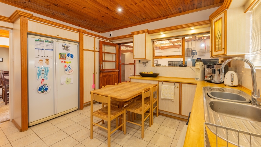 5 Bedroom Property for Sale in Bredasdorp Western Cape